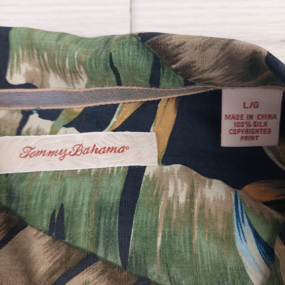 Tommy Bahama Camp Shirt Mens Large Navy Blue Silk Tropical Palm Leaf Floral - Picture 4 of 7